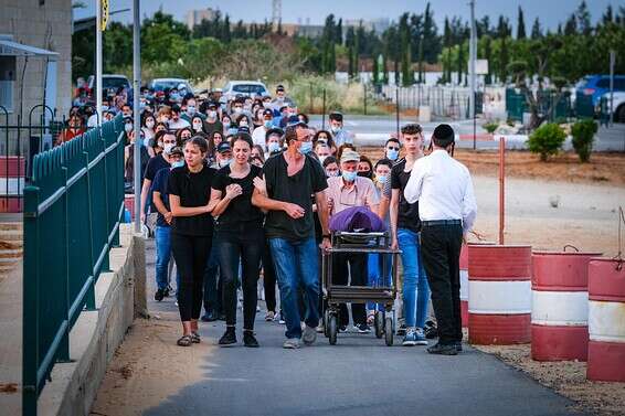 הלווייתה של מאיה ווישניאק ז"ל // צילום: אסף ספקטור